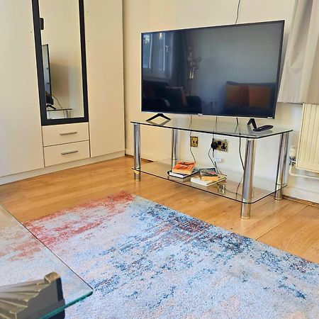Bright & Spacious Home In Building With Lift, Right Next To Bayswater Station - Walk To Kensington Palace, Hyde Park, Little Venice & Notting Hill Londra Dış mekan fotoğraf