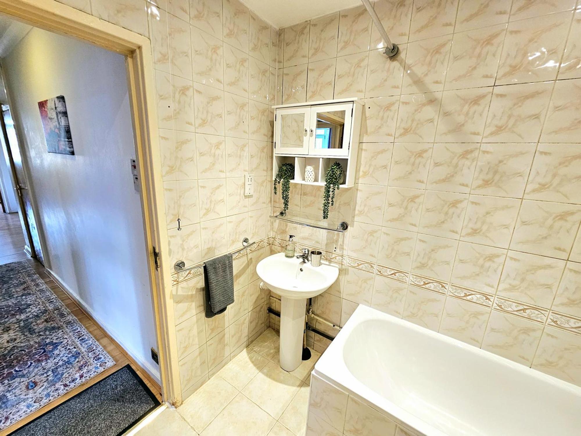 Bright & Spacious Home In Building With Lift, Right Next To Bayswater Station - Walk To Kensington Palace, Hyde Park, Little Venice & Notting Hill Londra Dış mekan fotoğraf